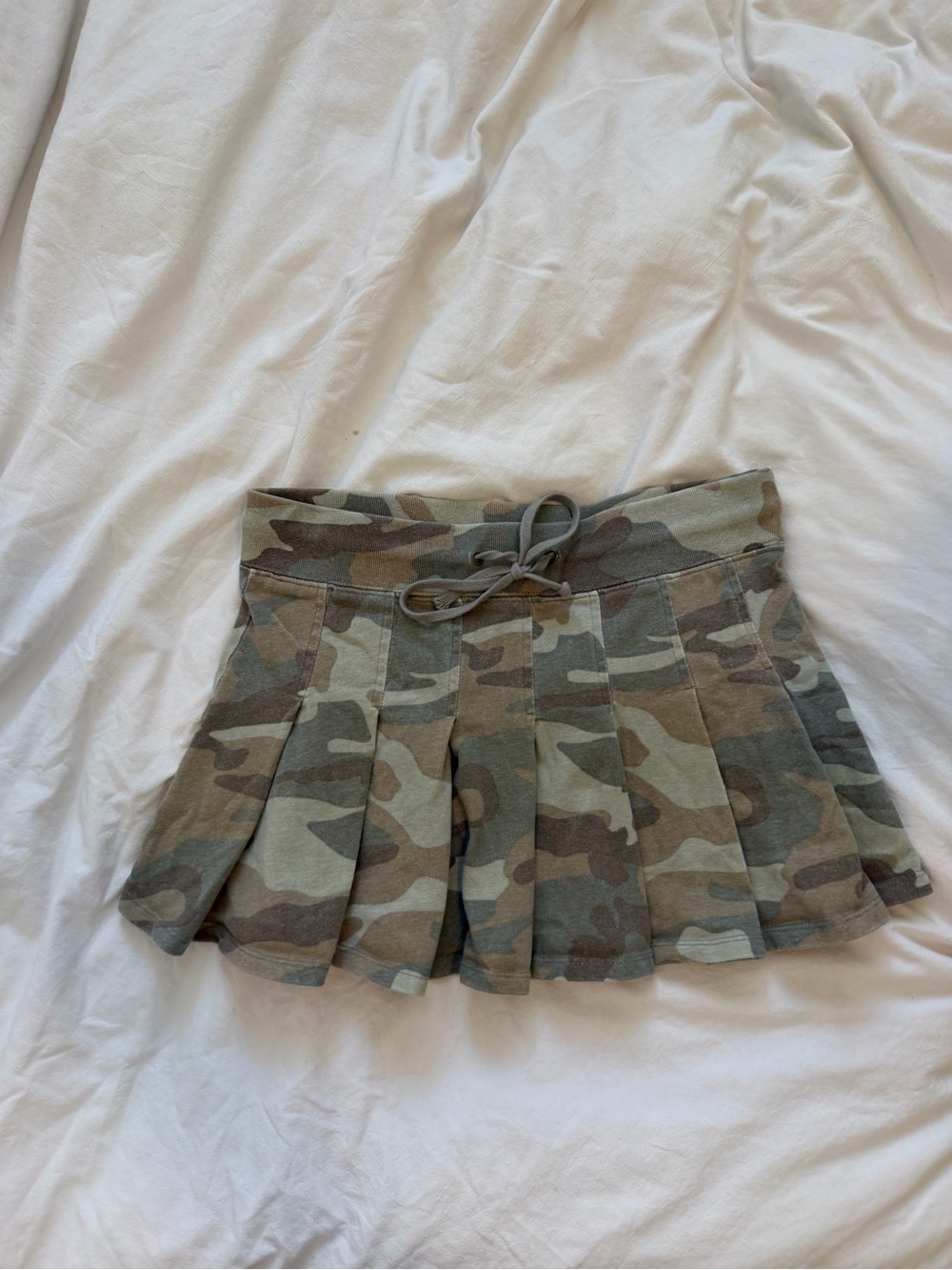Brandy Melville Green & Brown Camo Pleated Skort with Drawstring